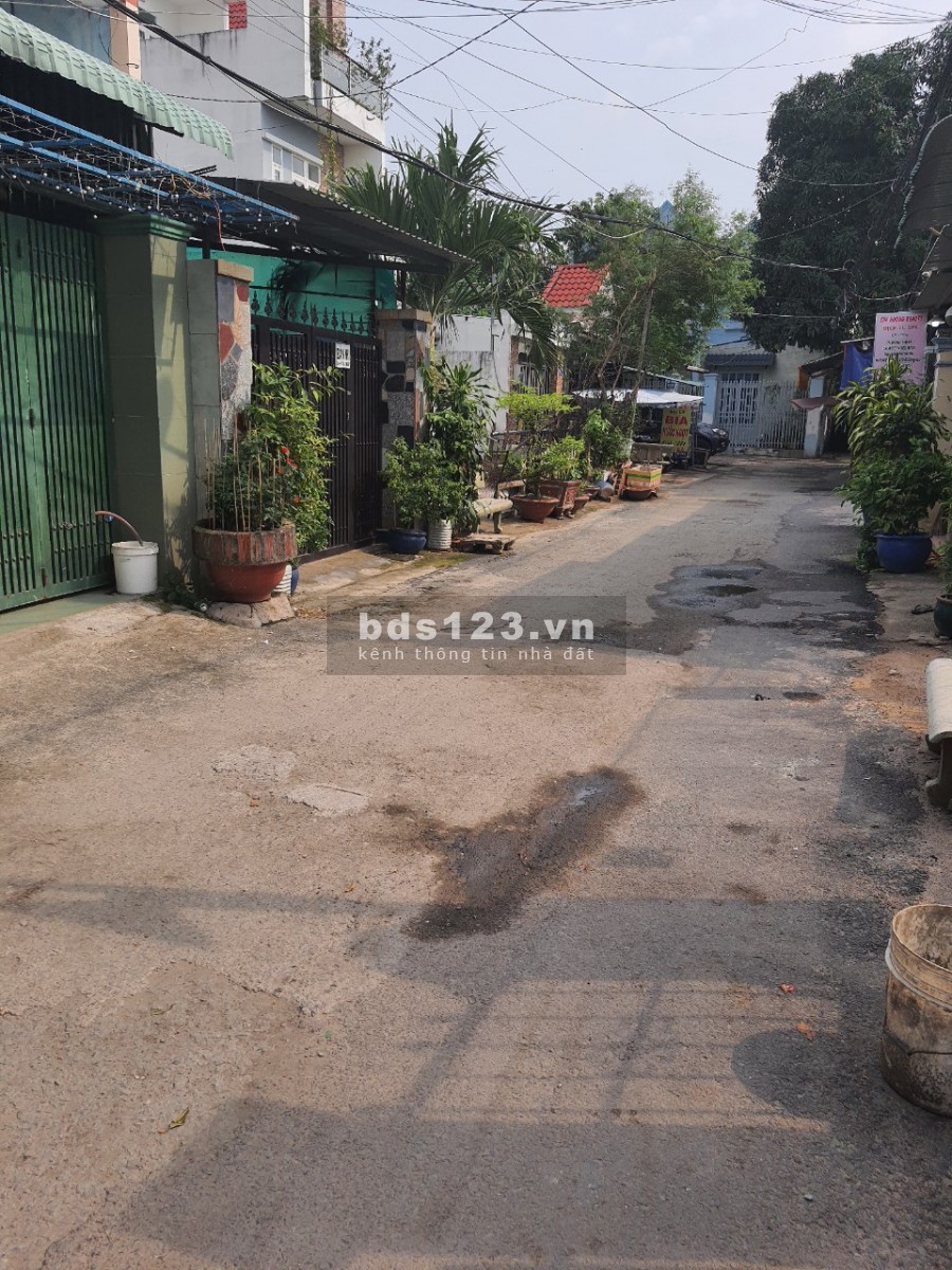 Bán nhà Nguyễn Thị Sóc Gần Chợ Đầu mối HM 70m2 SHR 2 Tỷ 6
