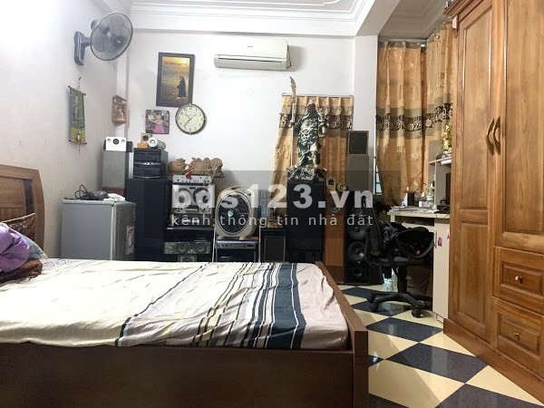 Bán nhà Minh Khai 24mx4T, giá 2.65 tỷ lh 0916010180