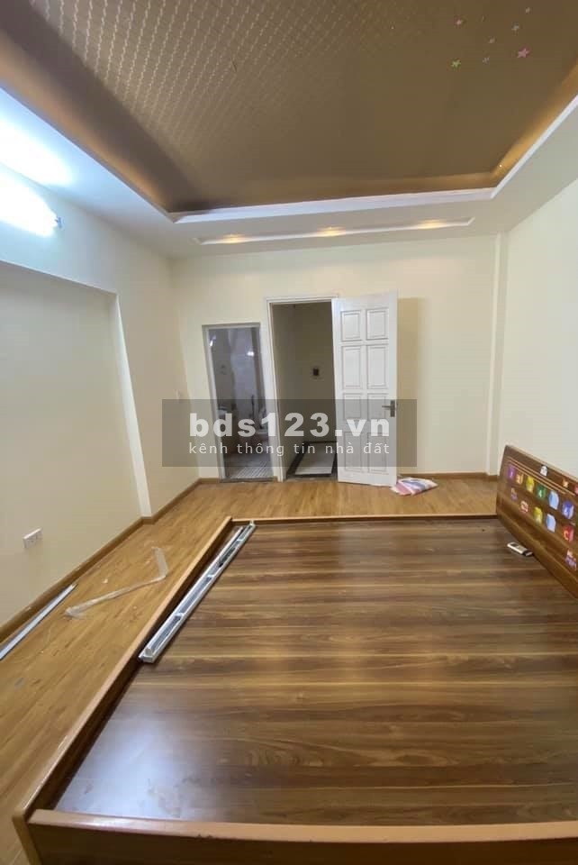 Bán nhà Trương Định, Hoàng Mai 32m2, giá 2.8 tỷ