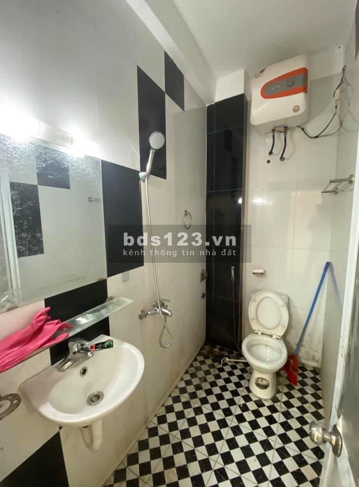Bán nhà Trương Định, Hoàng Mai 32m2, giá 2.8 tỷ