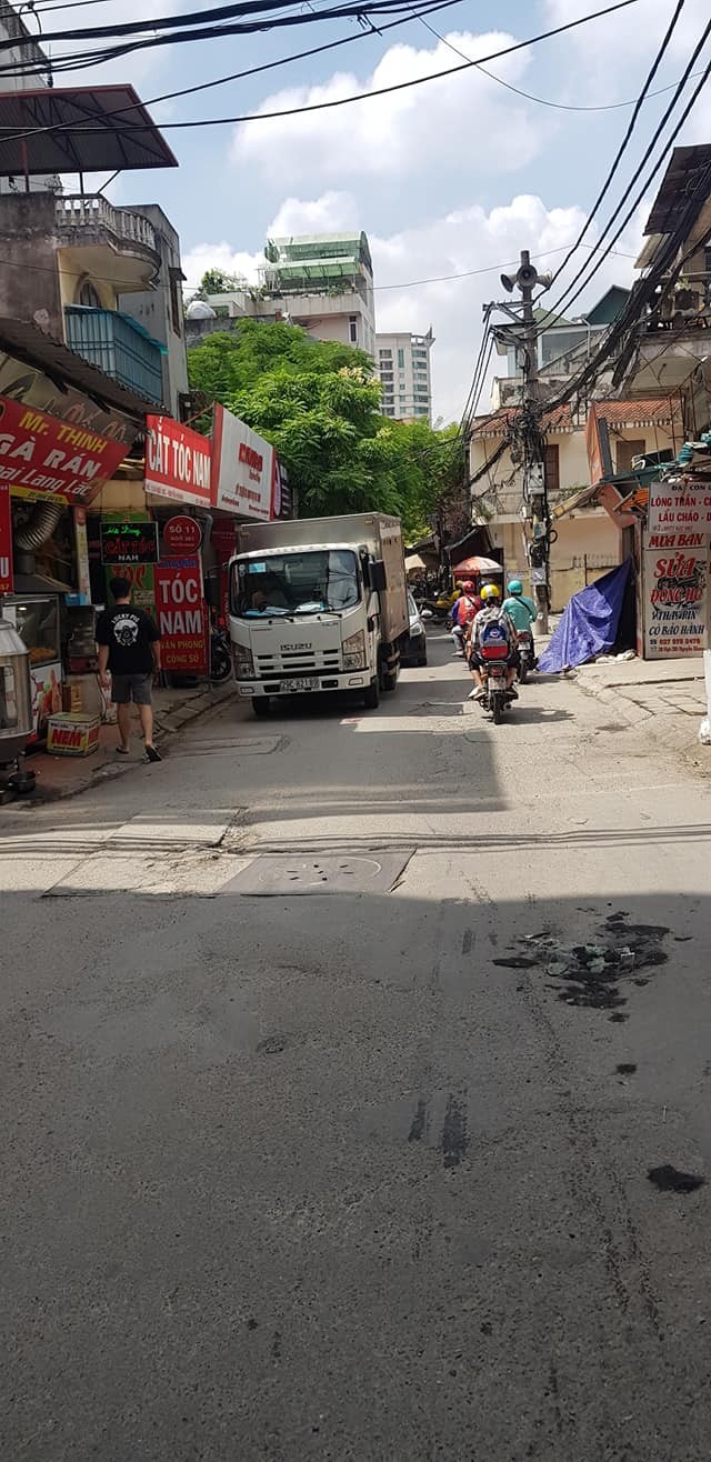 Bán Đất Phố Nguyễn Khang Cầu Giấy, ô tô đỗ cửa, 67m2, MT 6m, Giá 7.8 Tỷ