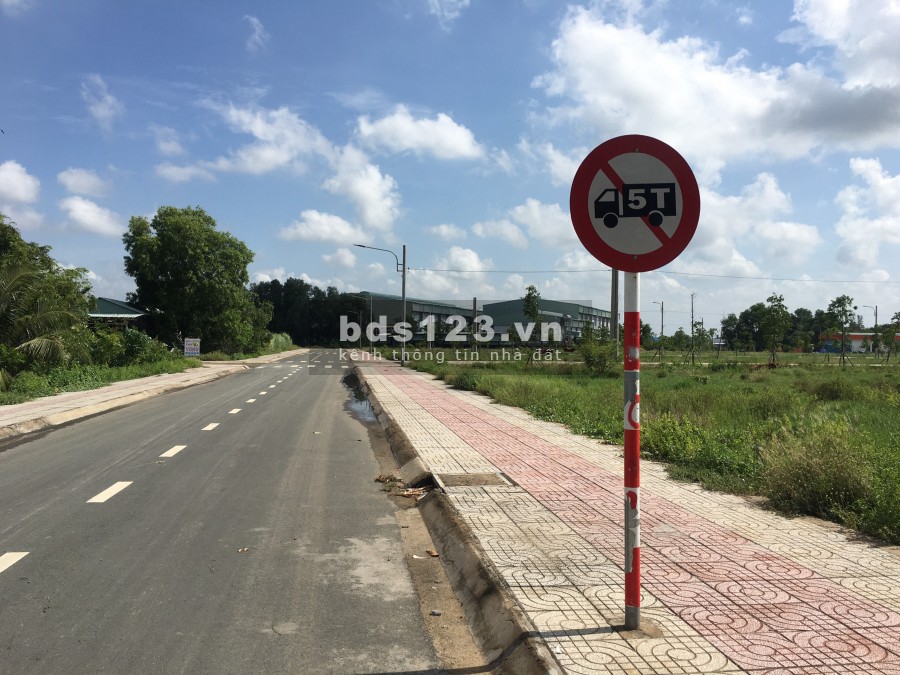 Mở bán KDC Cầu Tràm mặt tiền ĐT826 đối diện Five Star DT 100m2 giá chỉ 1,7 tỷ