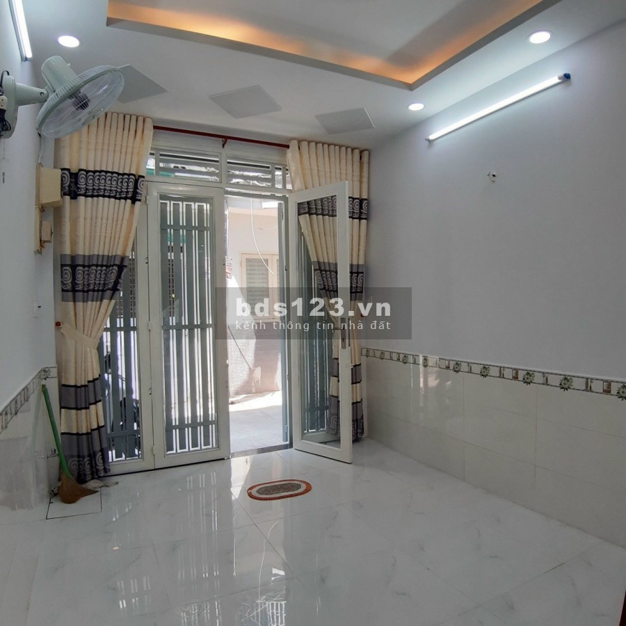 Bán nhà MT Phạm Ngũ Lão GV, DT 83m2, 9.5 tỷ TL.Khu dân cư đông đúc,kinh doanh sầm uất.