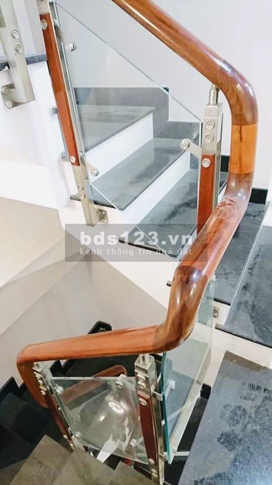 Bán căn nhà Quận 10 cực đẹp DT 40m2 5 tầng chỉ nhỉnh 5 tỷ