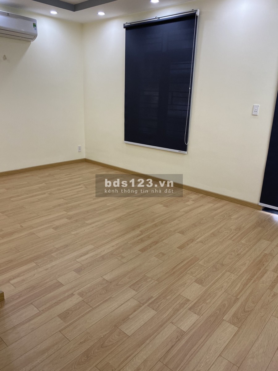 Nhà Mặt Tiền đường nguyễn văn công, 6.5x22m trệt 3 lầu