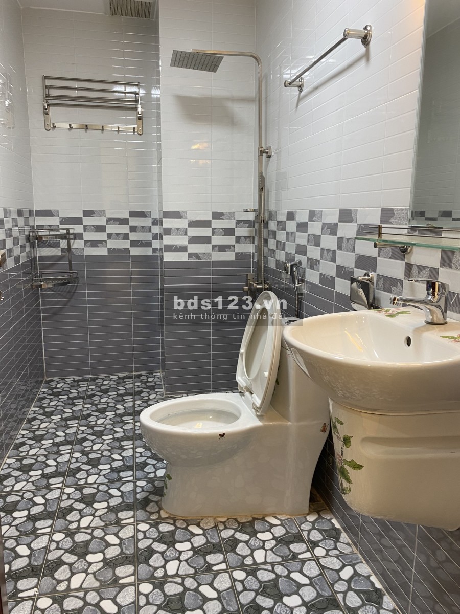 Nhà Mặt Tiền đường nguyễn văn công, 6.5x22m trệt 3 lầu