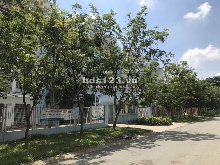 Vỡ nợ ngân hàng nên cần bán gấp đất khu cn Tân Đức, dt 125m2, giá 1.49 tỷ, shr, tl