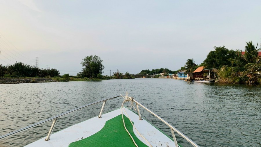 Cần tiền bán gấp lô đất mặt rạch view sông