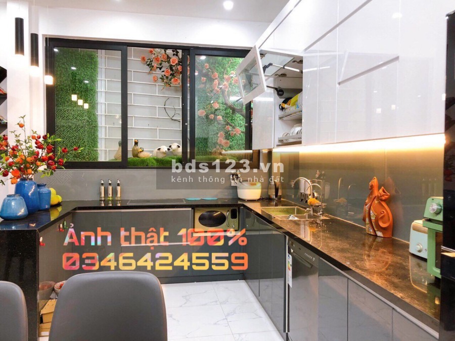 Chỉ với 6 tỷ sở hữu ngay căn nhà rộng 70m2 phố Hoàng Quốc Việt, đường ô tô cách nhà chỉ 40m