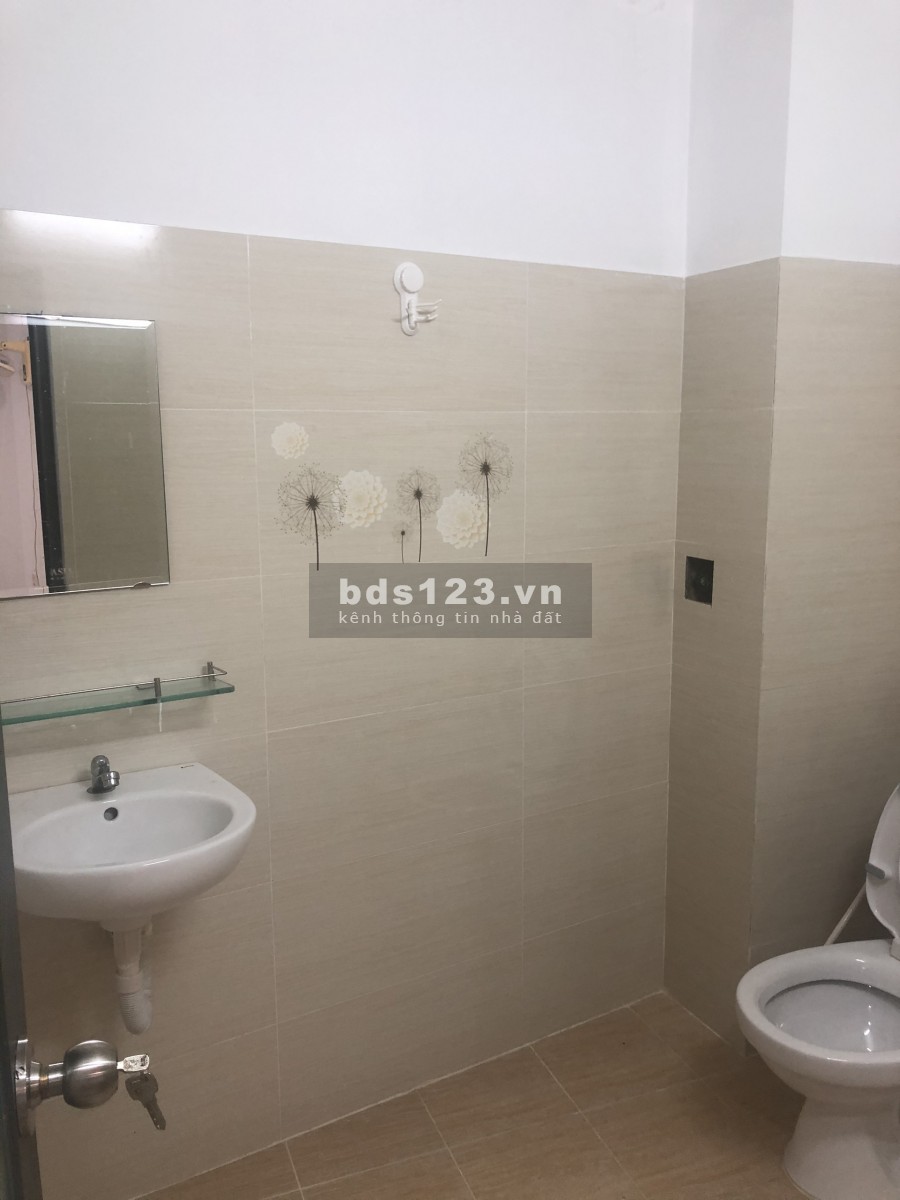Bán nhà ngay ngã tư Phan Đăng Lưu, Phan Xích Long, Quận Phú Nhuận