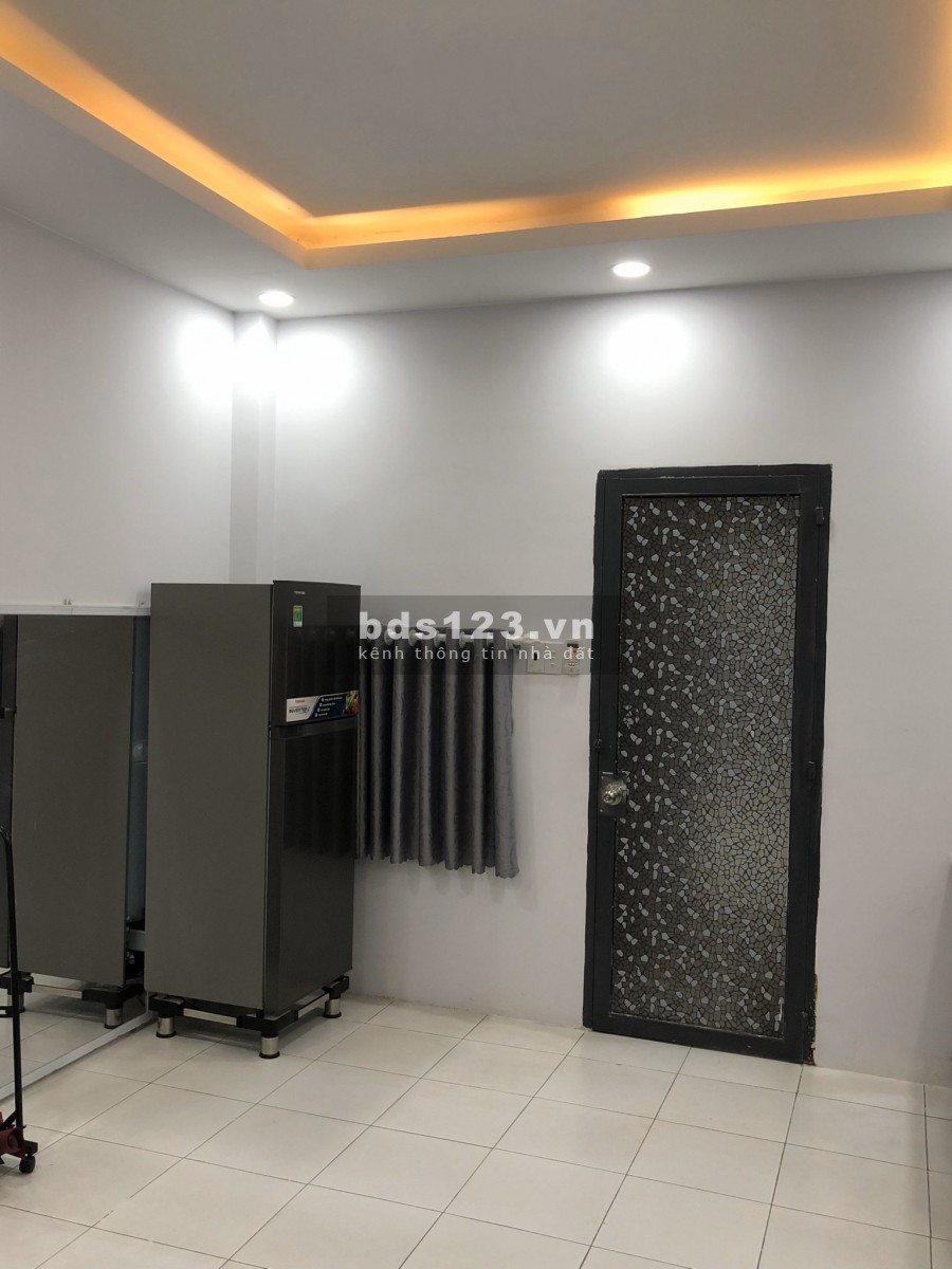 Bán nhà ngay ngã tư Phan Đăng Lưu, Phan Xích Long, Quận Phú Nhuận