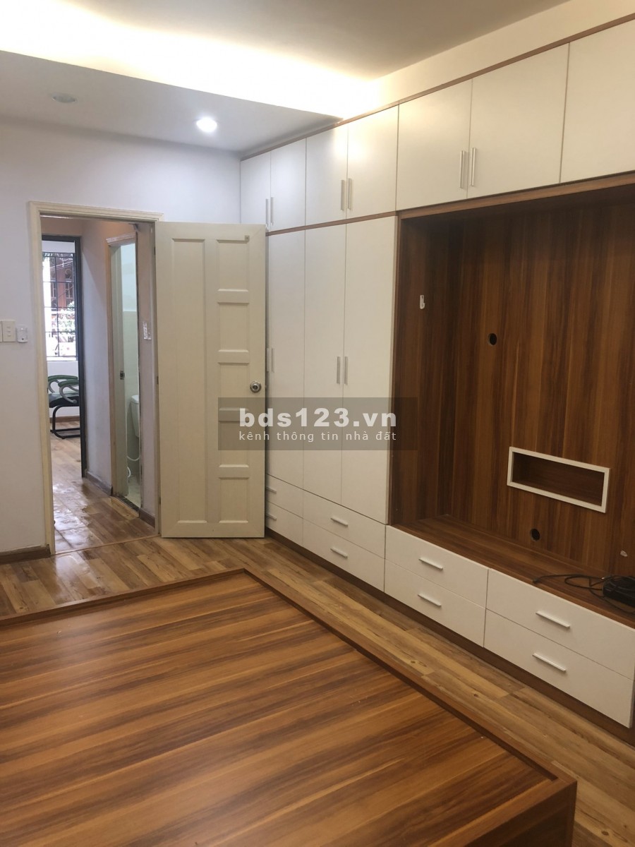 Bán nhà ngay ngã tư Phan Đăng Lưu, Phan Xích Long, Quận Phú Nhuận