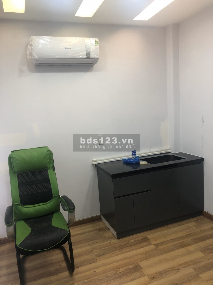Bán nhà ngay ngã tư Phan Đăng Lưu, Phan Xích Long, Quận Phú Nhuận