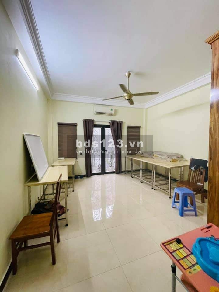 Bán Nhà Phố Hoàng Mai 50m2.4T. 4.5 tỷ Ô tô đỗ cửa