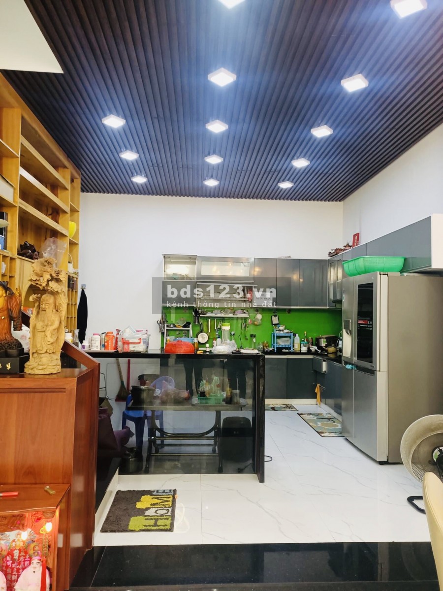 Bán Gấp Nhà Đường 3 Tháng 2 Quận 10 SD 384m2 HXH chỉ 169tr/m2