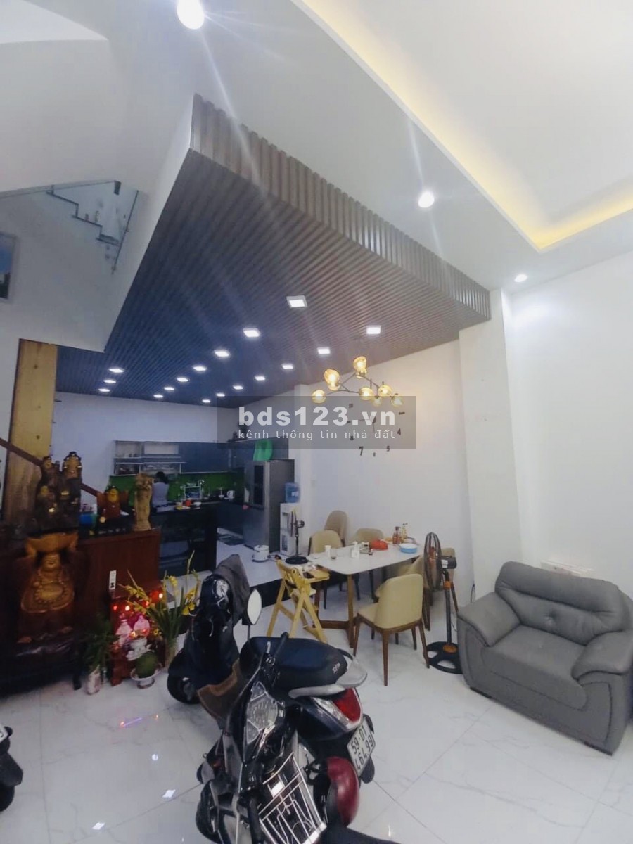 Bán Gấp Nhà Đường 3 Tháng 2 Quận 10 SD 384m2 HXH chỉ 169tr/m2