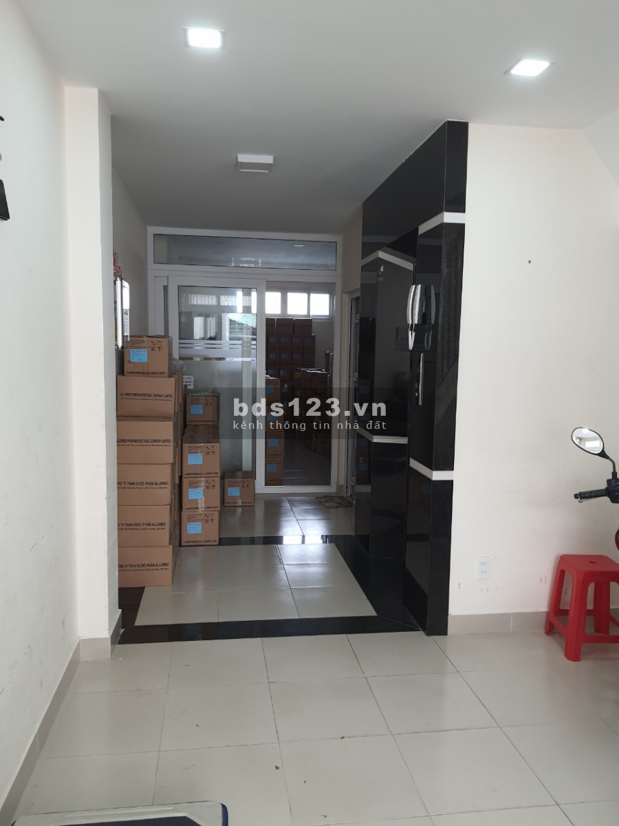 Bán nhà mặt tiền Bạch Mã 77m2 giá 19.9 tỷ
