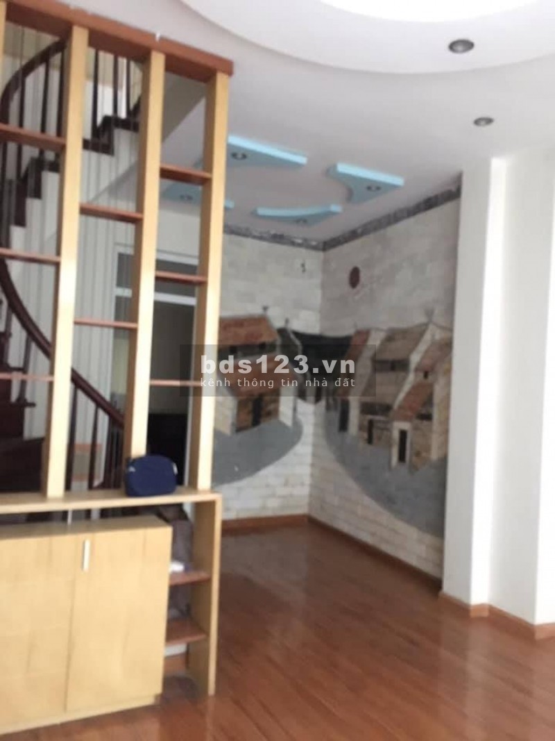 Bán nhà đẹp ở luôn ngõ Thịnh Hào 3, dt 38m2 x 5 tầng giá 3,8 tỷ. LH 0869381258