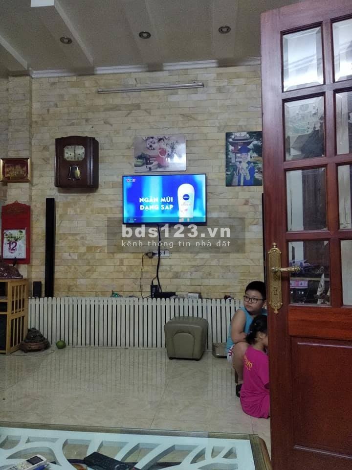 Bán nhà ngõ 302 đường Láng 4 tầng x 45m2 giá 3,8 tỷ. LH 0912442669