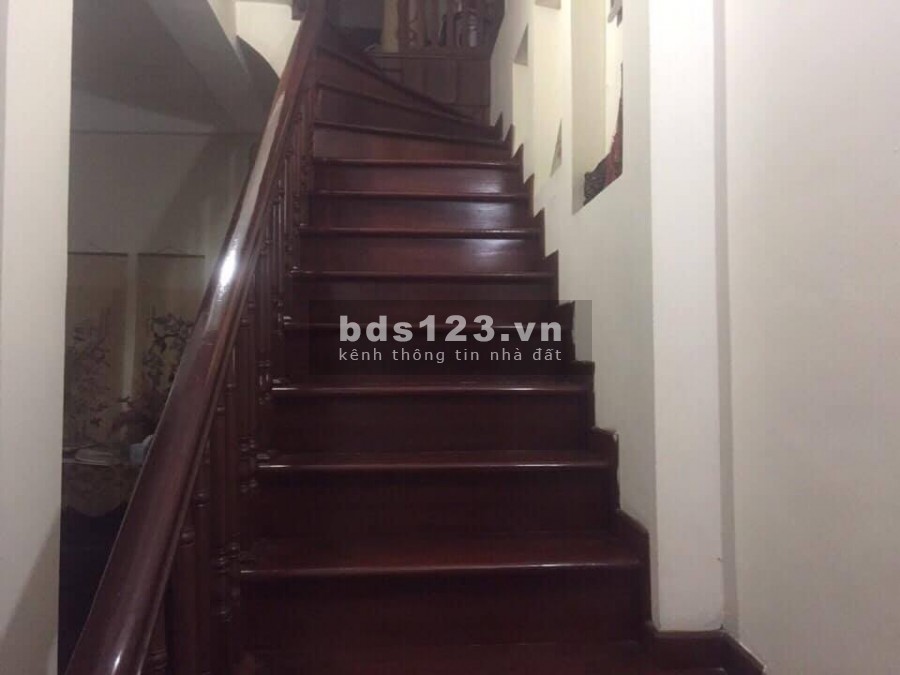 Bán nhà ngõ 302 đường Láng 4 tầng x 45m2 giá 3,8 tỷ. LH 0912442669
