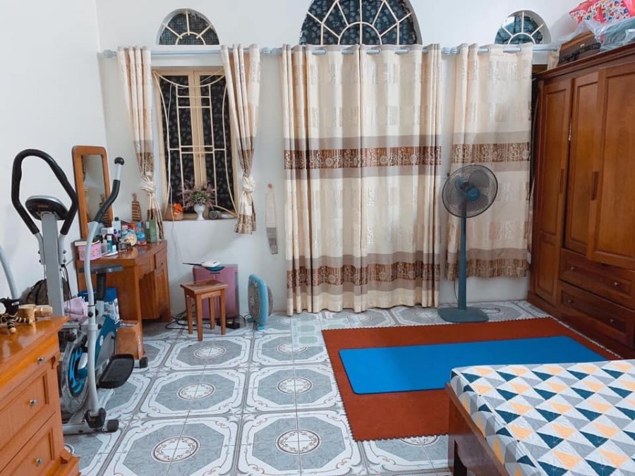 Nhà đẹp, ô tô qua Hoàng Hoa Thám, DT 38m2*3T, giá 5.5 tỷ.