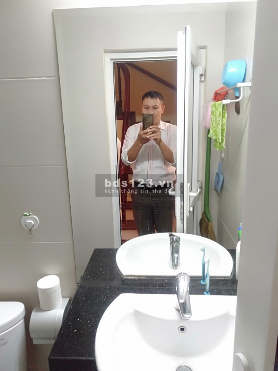 Bán nhà khu phân lô, ô tô đỗ cửa, ngõ 54 Bùi Xương Trạch, nhà đẹp như mới, giá 6,6 tỷ
