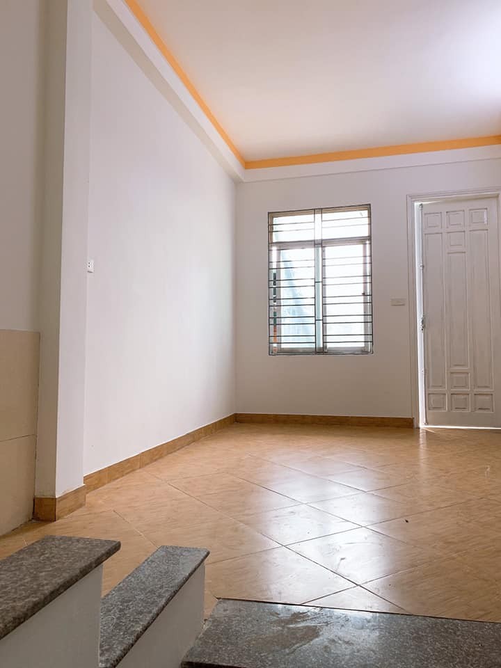 Nhà mới nhỏ tiền dtsd 25m2, 5 tầng đúc kiên cố, phố Trường Định, bán gấp