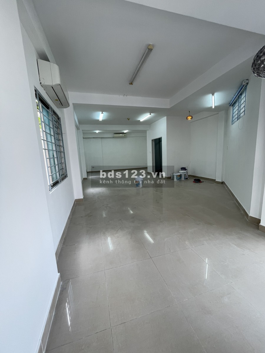 Nhà MT Trần Quang Khải 1T 5L 4.5X15 nh10m