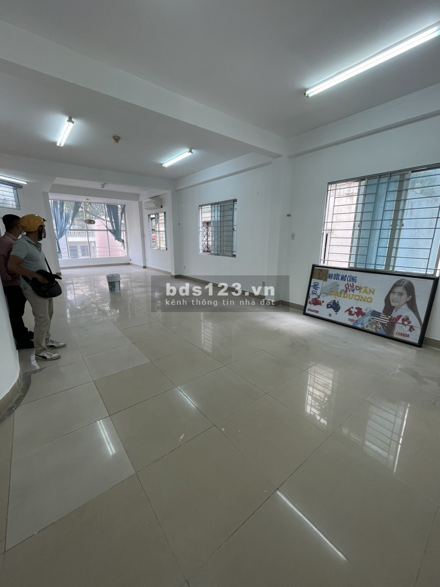Nhà MT Trần Quang Khải 1T 5L 4.5X15 nh10m