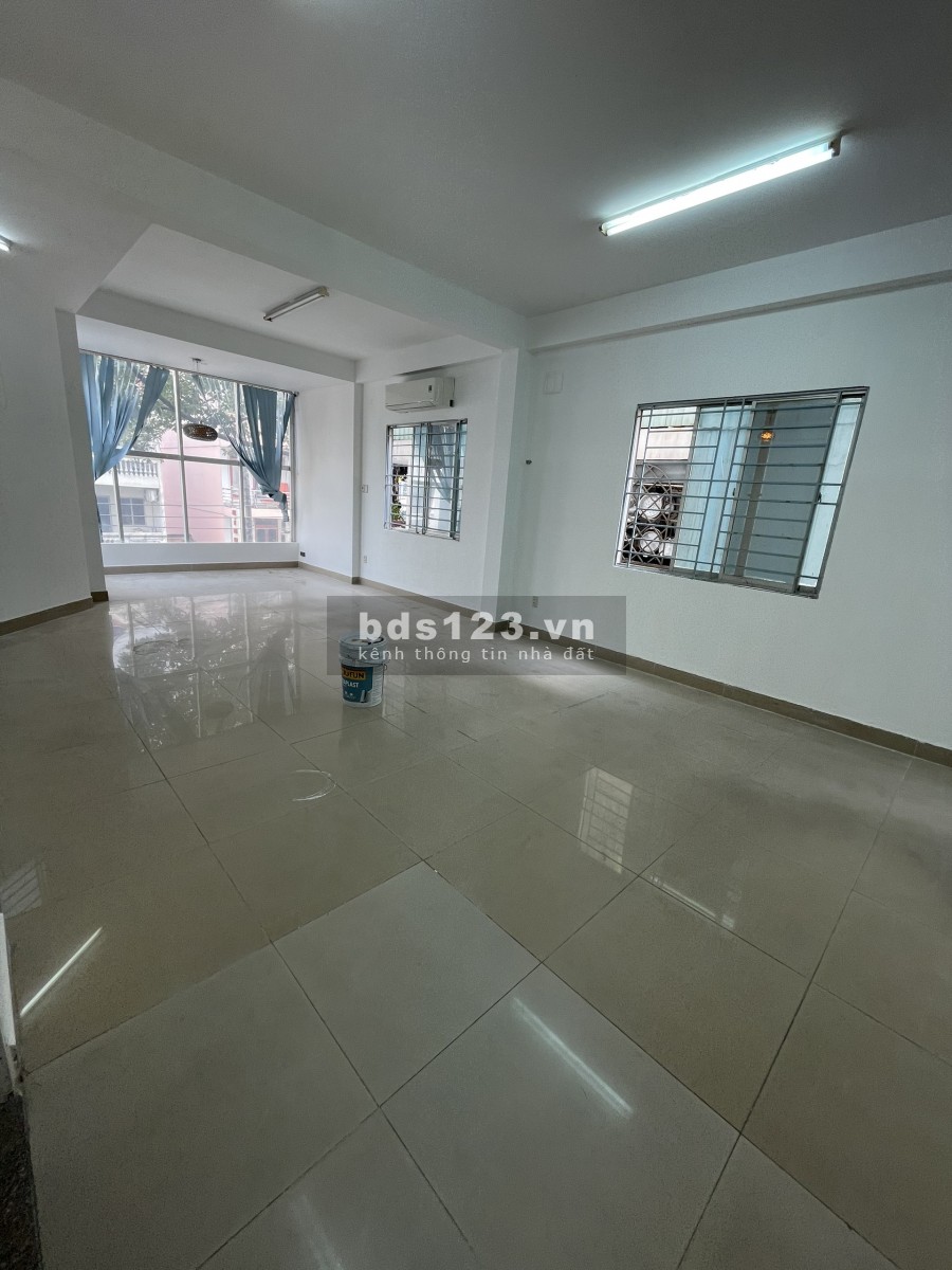 Nhà MT Trần Quang Khải 1T 5L 4.5X15 nh10m