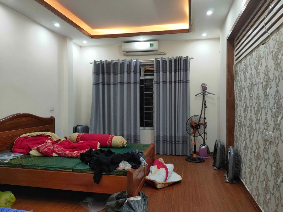 Nhà đẹp Thanh Nhàn giá rẻ cách phố 50M ngõ 3 gác, 60M, 4 tầng, Mt 3.7, Giá 4.2 Tỷ