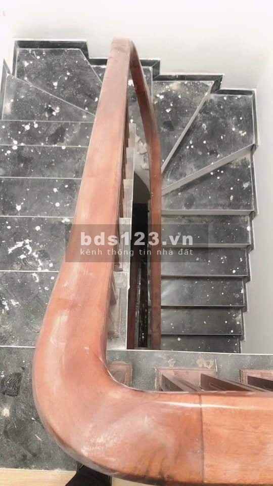 Nhà phân lô, phố Định Công, 5 tầng xây mới giá chỉ ngót 4 tỷ