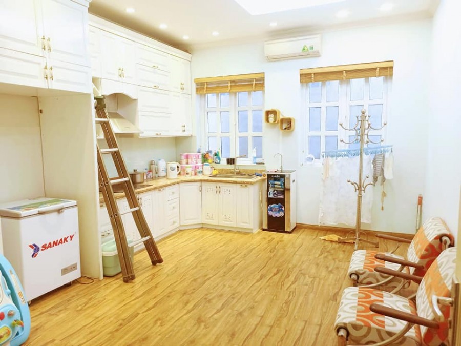 Mặt phố kinh doanh sầm uất Long Biên 79m2, đường trước nhà 4 ô tô tránh 7 tầng thang máy hiện đại