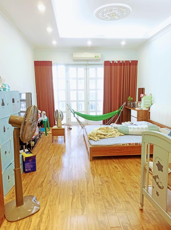 Mặt phố kinh doanh sầm uất Long Biên 79m2, đường trước nhà 4 ô tô tránh 7 tầng thang máy hiện đại