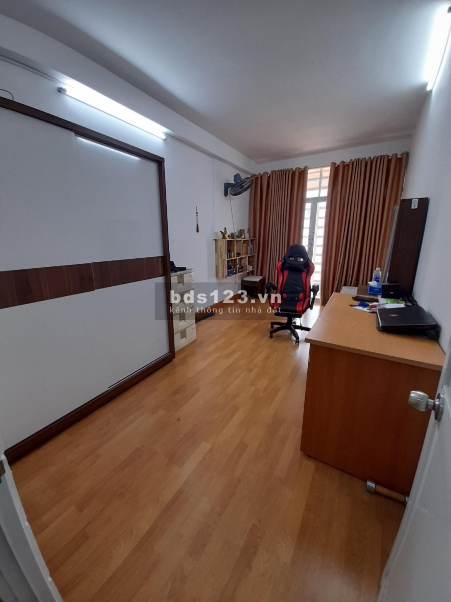 Nhà sát mặt tiền đường lớn, diên tích khủng 100m2, 2 tầng, hẻm Nguyễn Văn Khối, Gò Vấp