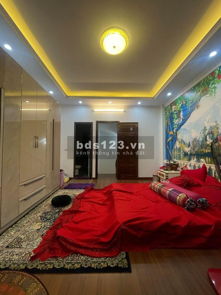 Bán nhà Cầu Giấy 34m2 x 5 tầng, sổ chính chủ, ngõ đẹp, tặng full nội thất như hình.