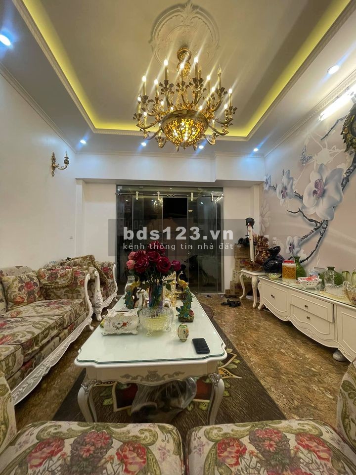 Bán nhà Cầu Giấy 34m2 x 5 tầng, sổ chính chủ, ngõ đẹp, tặng full nội thất như hình.