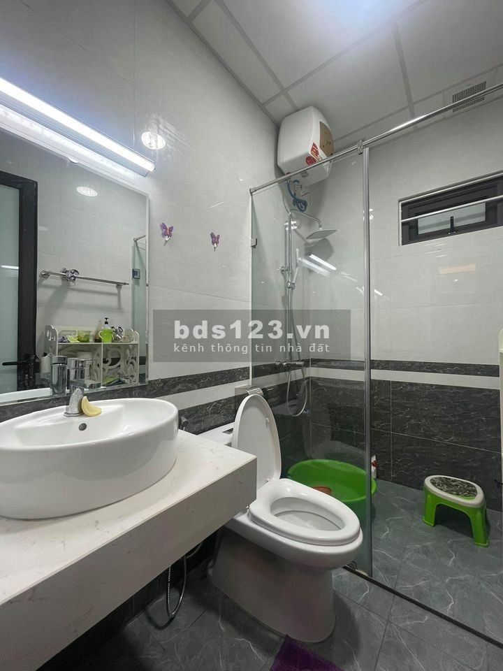 Bán nhà Cầu Giấy 34m2 x 5 tầng, sổ chính chủ, ngõ đẹp, tặng full nội thất như hình.