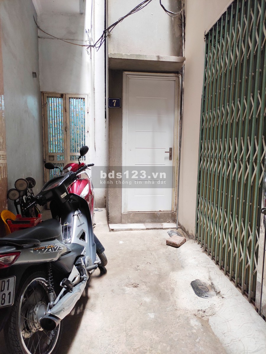 Nhỉnh 2 tỷ nhà Bạch Mai 5 tầng đẹp, gần hồ, pháp lí đầy đủ