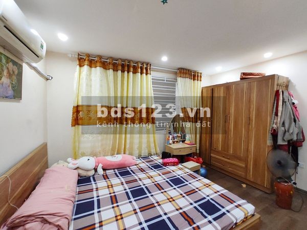 Nhỉnh 2 tỷ nhà Bạch Mai 5 tầng đẹp, gần hồ, pháp lí đầy đủ