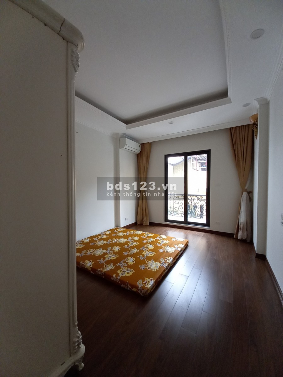 Long Biên Nguyễn Sơn Nhà đẹp như Biệt Thự dt 45m2, 5 tầng, 6 tỷ