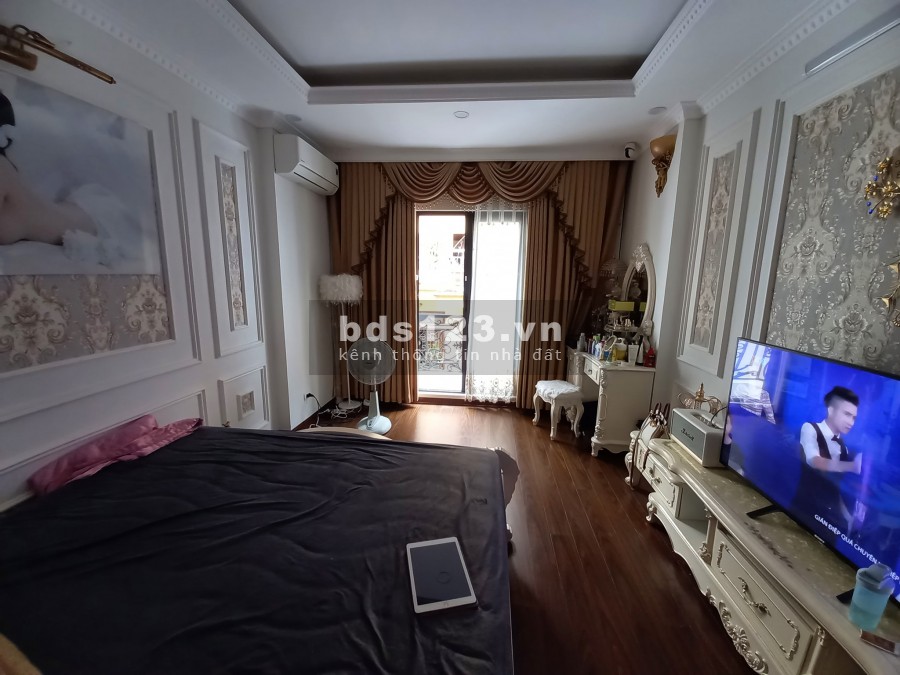 Long Biên Nguyễn Sơn Nhà đẹp như Biệt Thự dt 45m2, 5 tầng, 6 tỷ