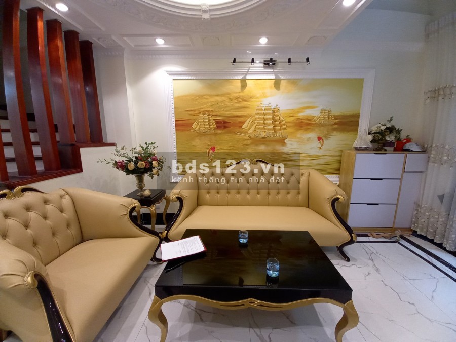 Long Biên Nguyễn Sơn Nhà đẹp như Biệt Thự dt 45m2, 5 tầng, 6 tỷ