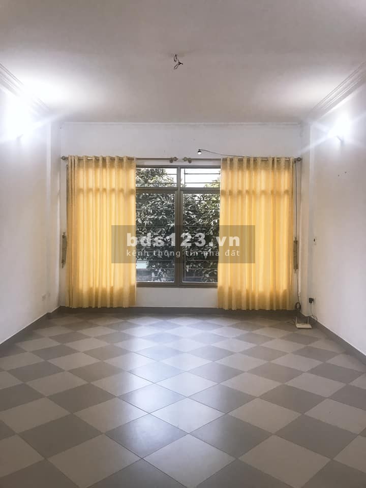 Bán nhà đường 19/5 Quận Hà Đông 34m2, 3 tầng đúc 4 mét mặt, Giá chưa đến 3 tỷ
