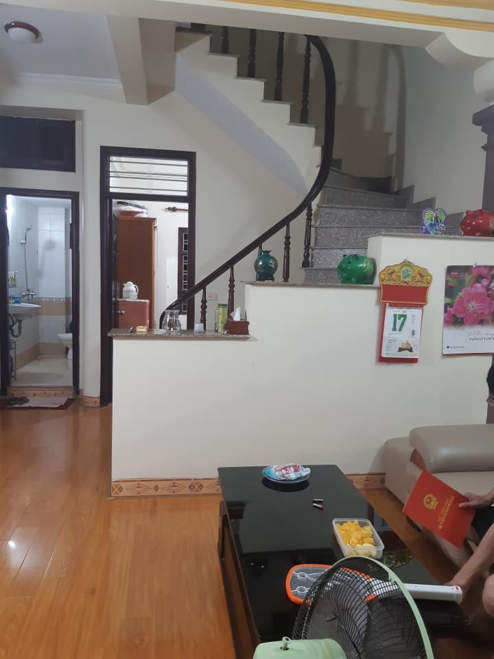 Kinh doanh tốt, ô tô đỗ cửa, Định Công Thượng dt 36m2 mt 4.5m, giá 3.9 tỷ