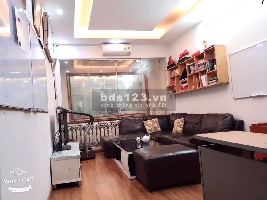 Nhà Lê Trọng Tấn - 35m2, 4 tầng, mặt tiền 4m. Ô tô vào nhà