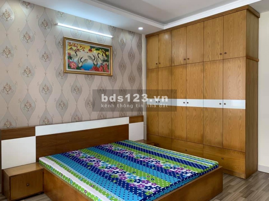 Nhà mặt tiền giá trong hẻm căn góc, kinh doanh bất chấp loại hình