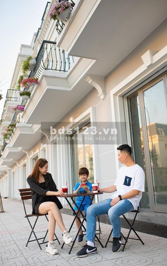 Cần bán Nhà mặt tiền khu đô thị thành phố Cẩm Phả Kinh doanh đỉnh