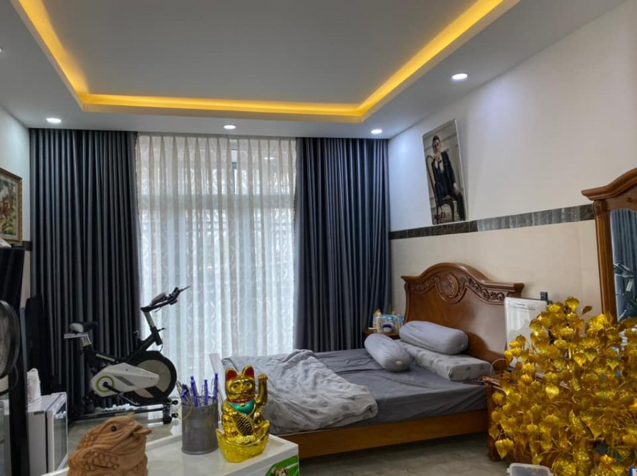 Bán Nhà HXH Lạc Long Quân 86M 3T 5MT 7.6TỶ. Xe Hơi Đỗ Cửa.