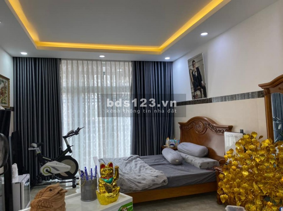 Nhà mặt tiền giá trong hẻm căn góc, kinh doanh bất chấp loại hình